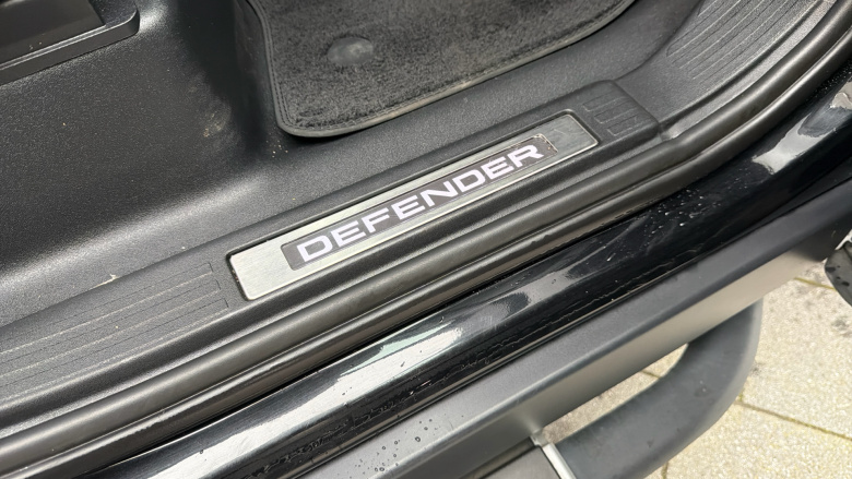 Land Rover Defender 2.0 P400e X 110 5dr Auto Estate